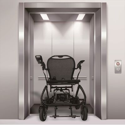 Conveniente silla de ruedas eléctrica totalmente automática con diseño ligero y velocidad de 6 km/h