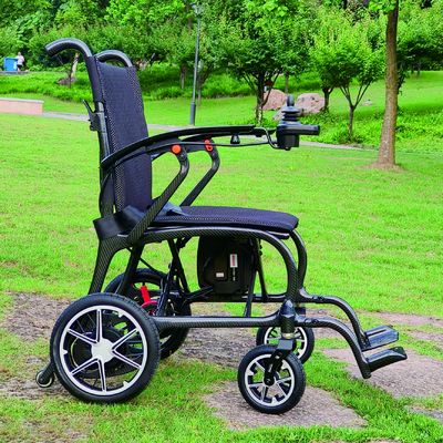 11.5 kg de peso ligero asiento ampliado silla de ruedas de fibra de carbono con freno electromagnético